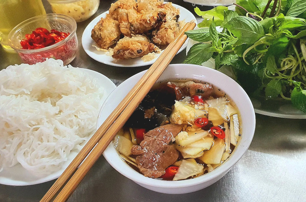 Bún chả quán bà Vượng